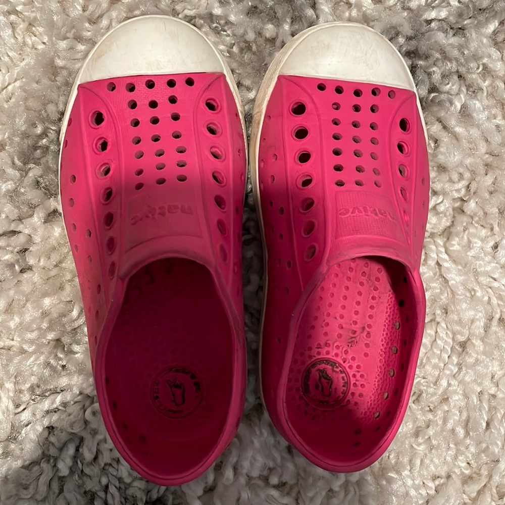 Natives girls pink shoes